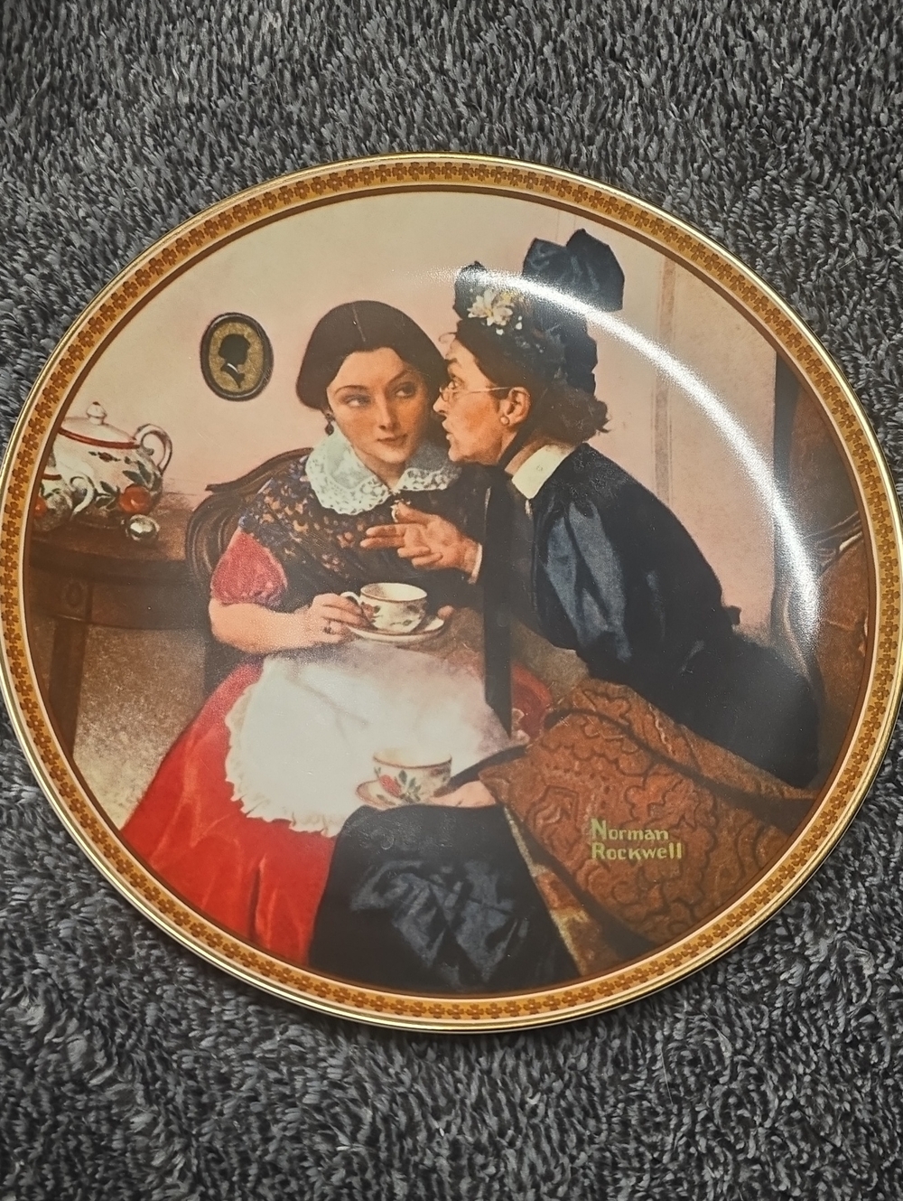 Norman Rockwell Decorative Collector Plate in Red, Black, Gold